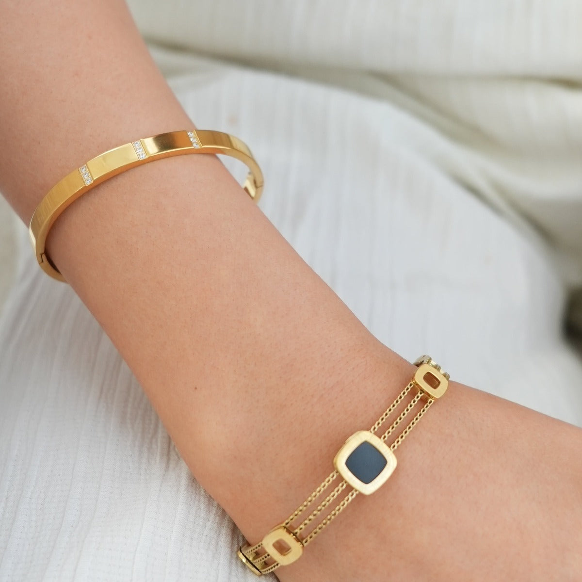 Bransoletka Bangle z Kamieniami - Złota