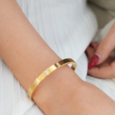 Bransoletka Bangle z Kamieniami - Złota