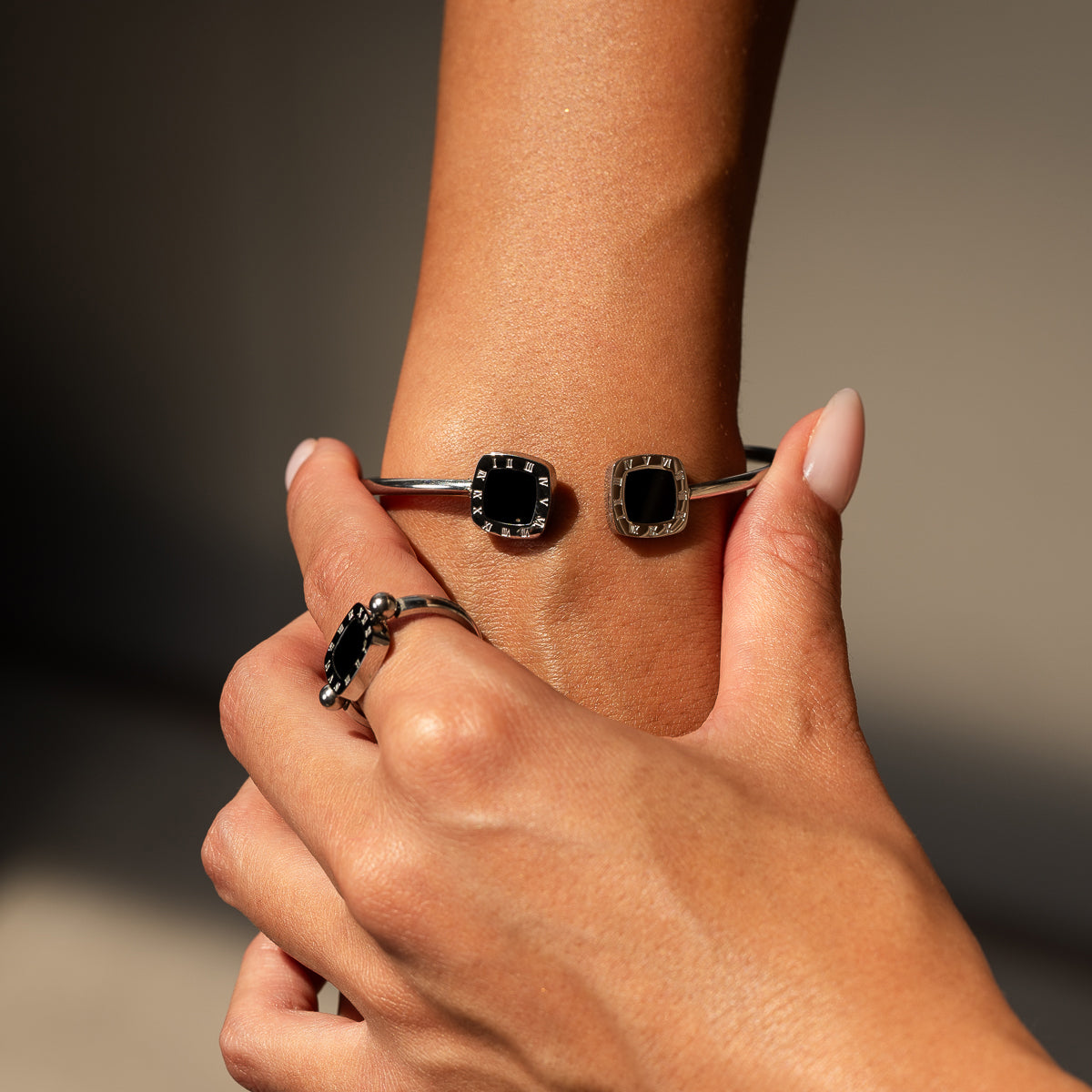 Bransoletka Bangle Onyx Kwadratowa - Srebrna