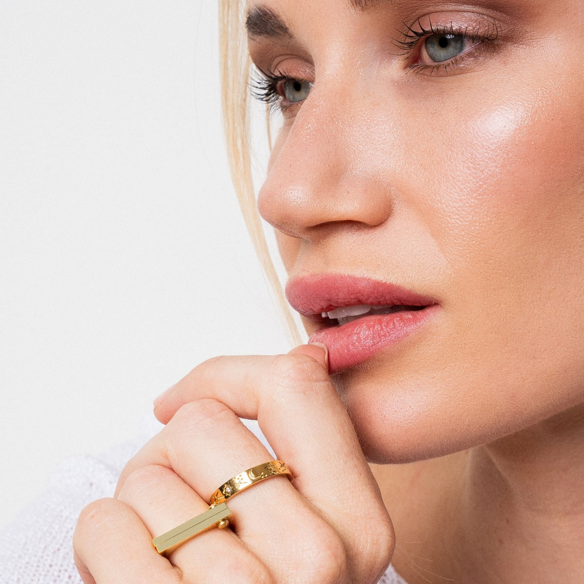 Ineos Stone Ring - Złoty