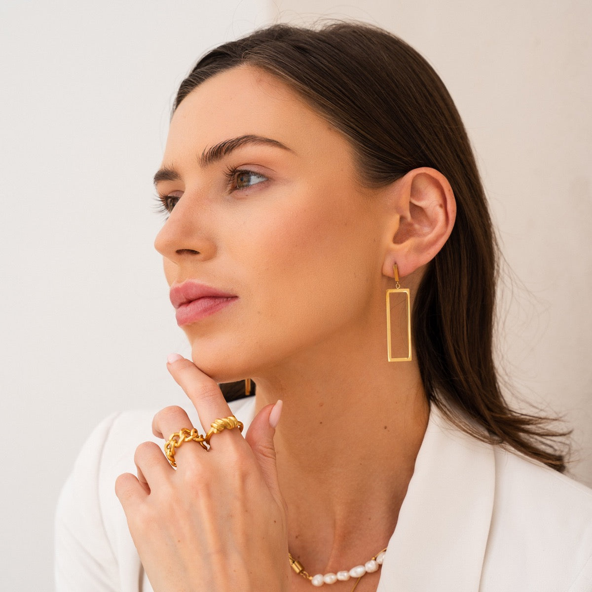Minimalistyczne Kolczyki Dangle w Kształcie Prostokąta - Złote
